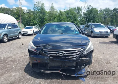 2016 Hyundai Sonata Limited z USA, uszkodzony, nr VIN 5NPE34AFXGH261673